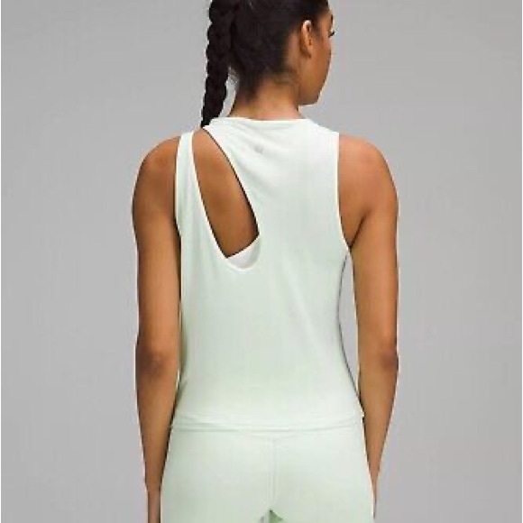 NWT LULULEMON CUT OUT YOGA TANK - Picture 2 of 8